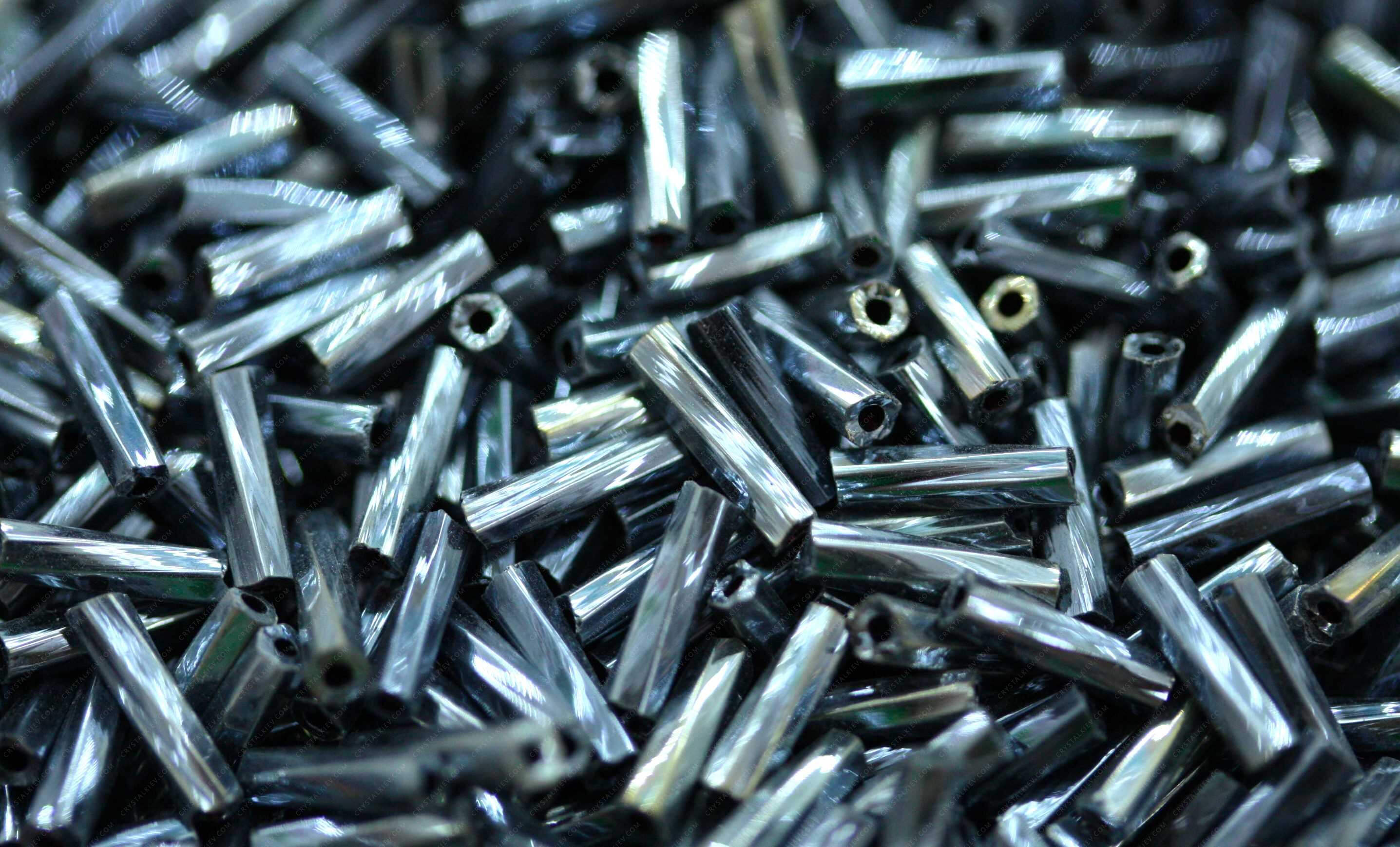 Стеклярус Hematite кручений 6.0 mm