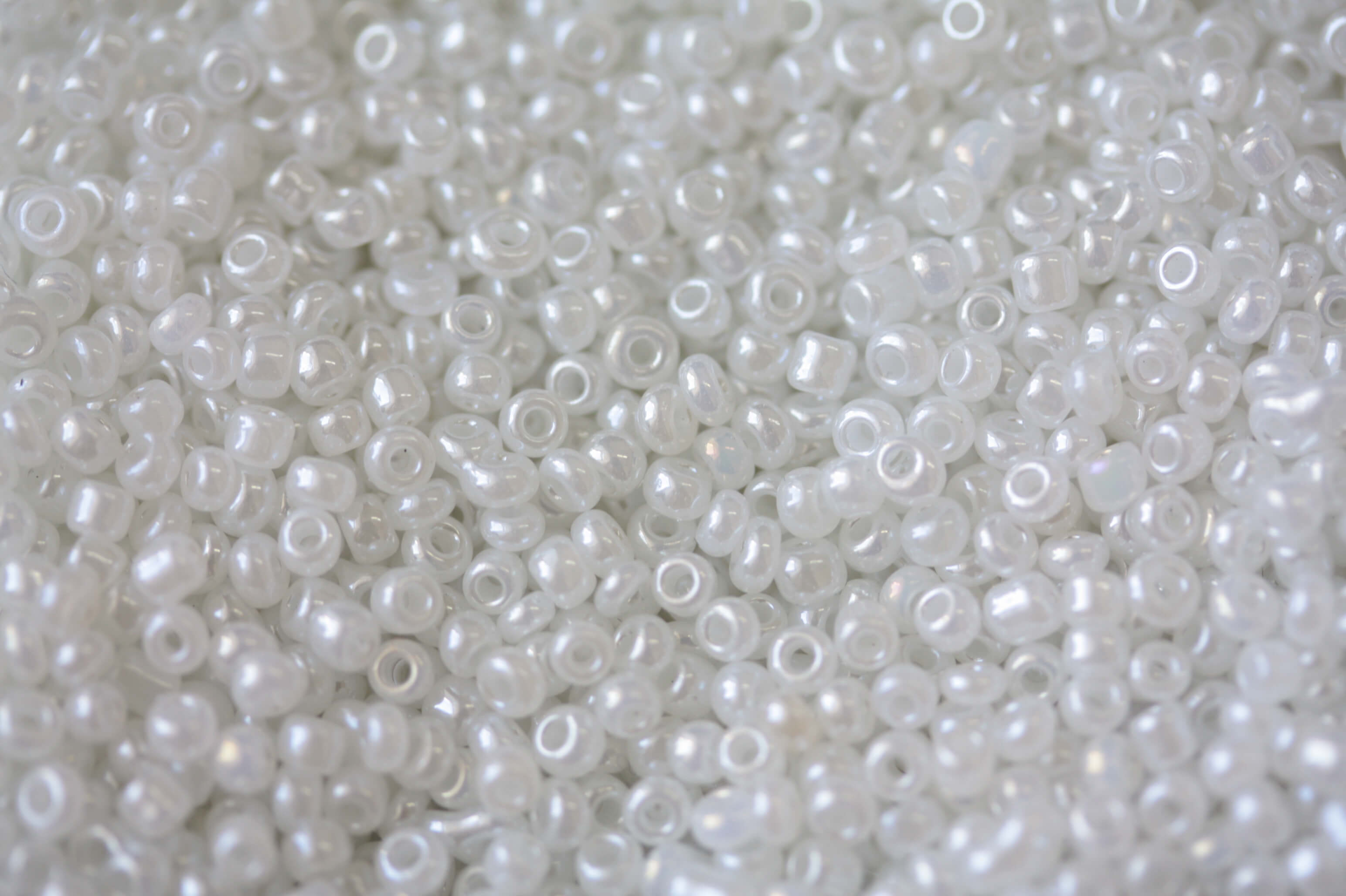 Бісер (намистина) White 1.9mm