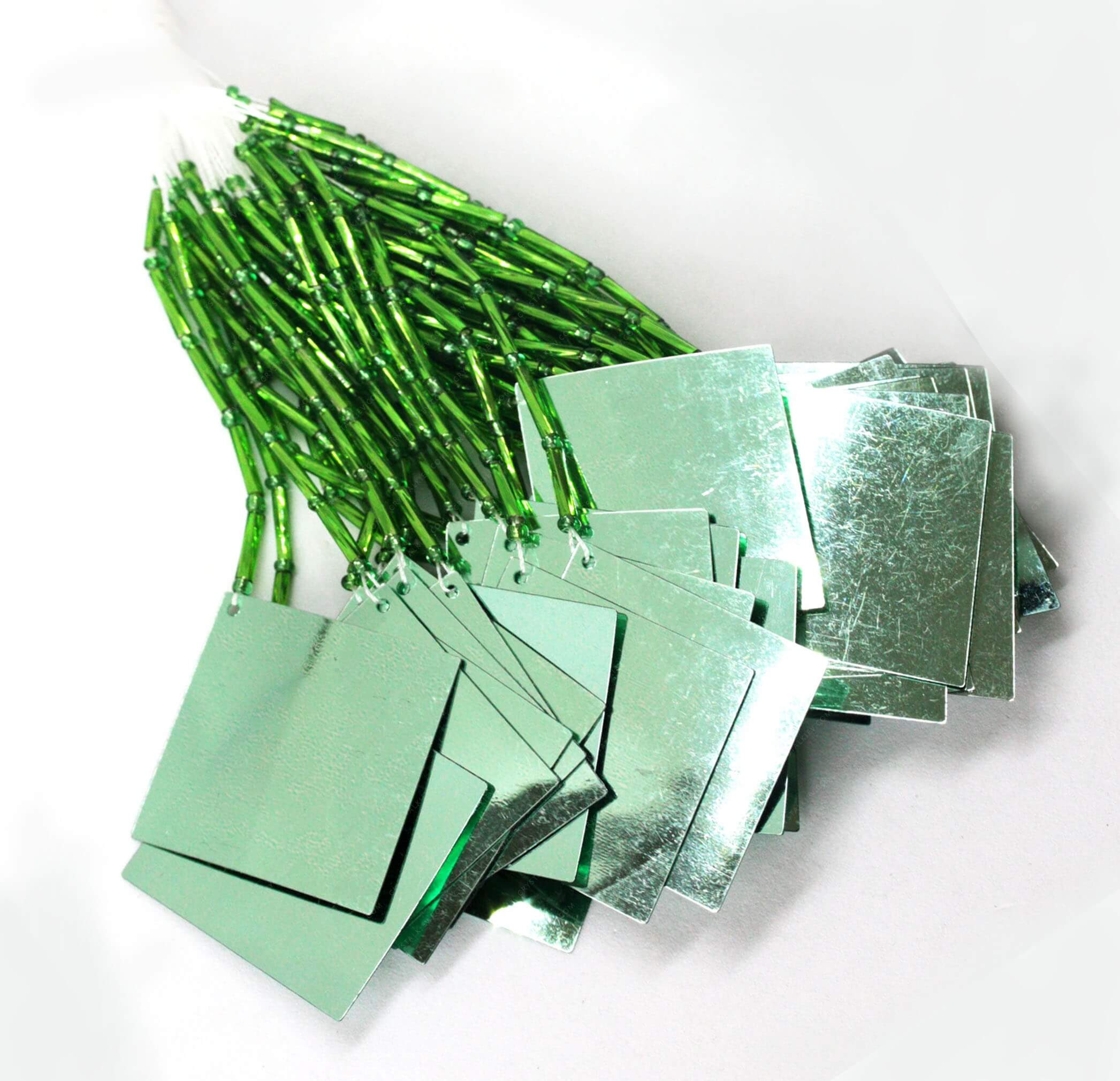Пучки стекляруса Green + паєтка Blue Zircon 30x30мм
