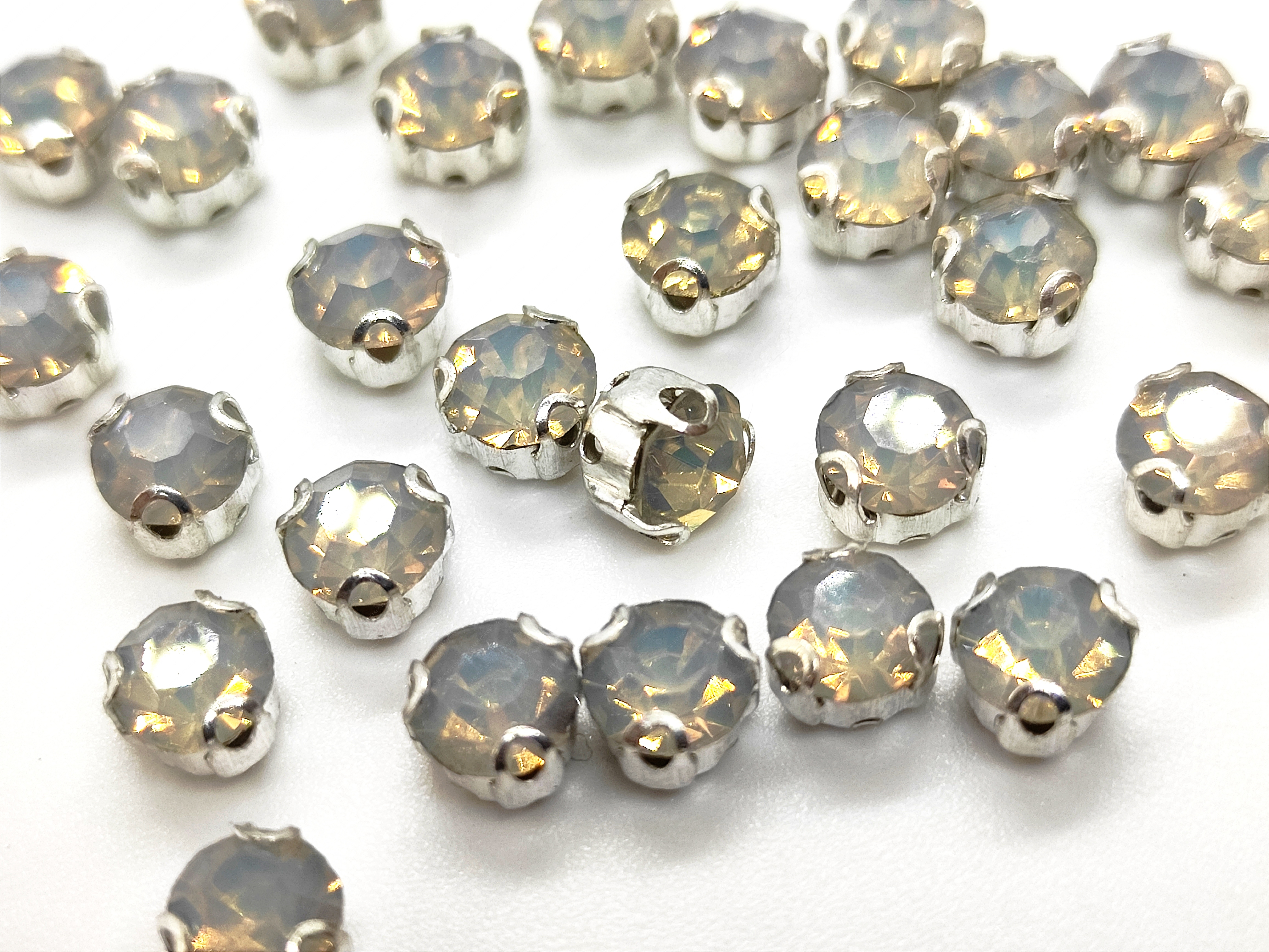 Стрази в цапах White Opal, оправа "дужка"