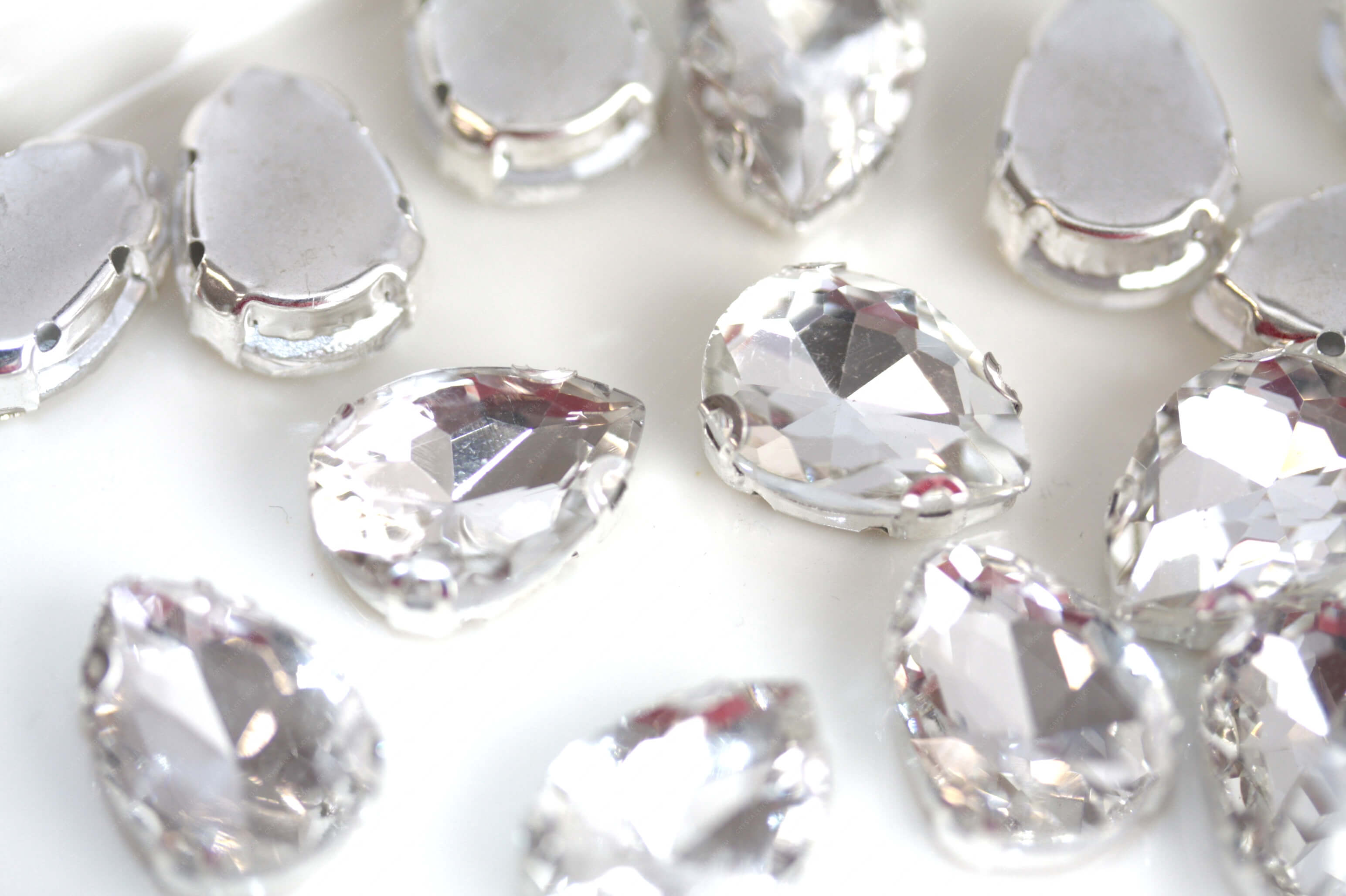 Крапля в цапах Crystal 13*18мм