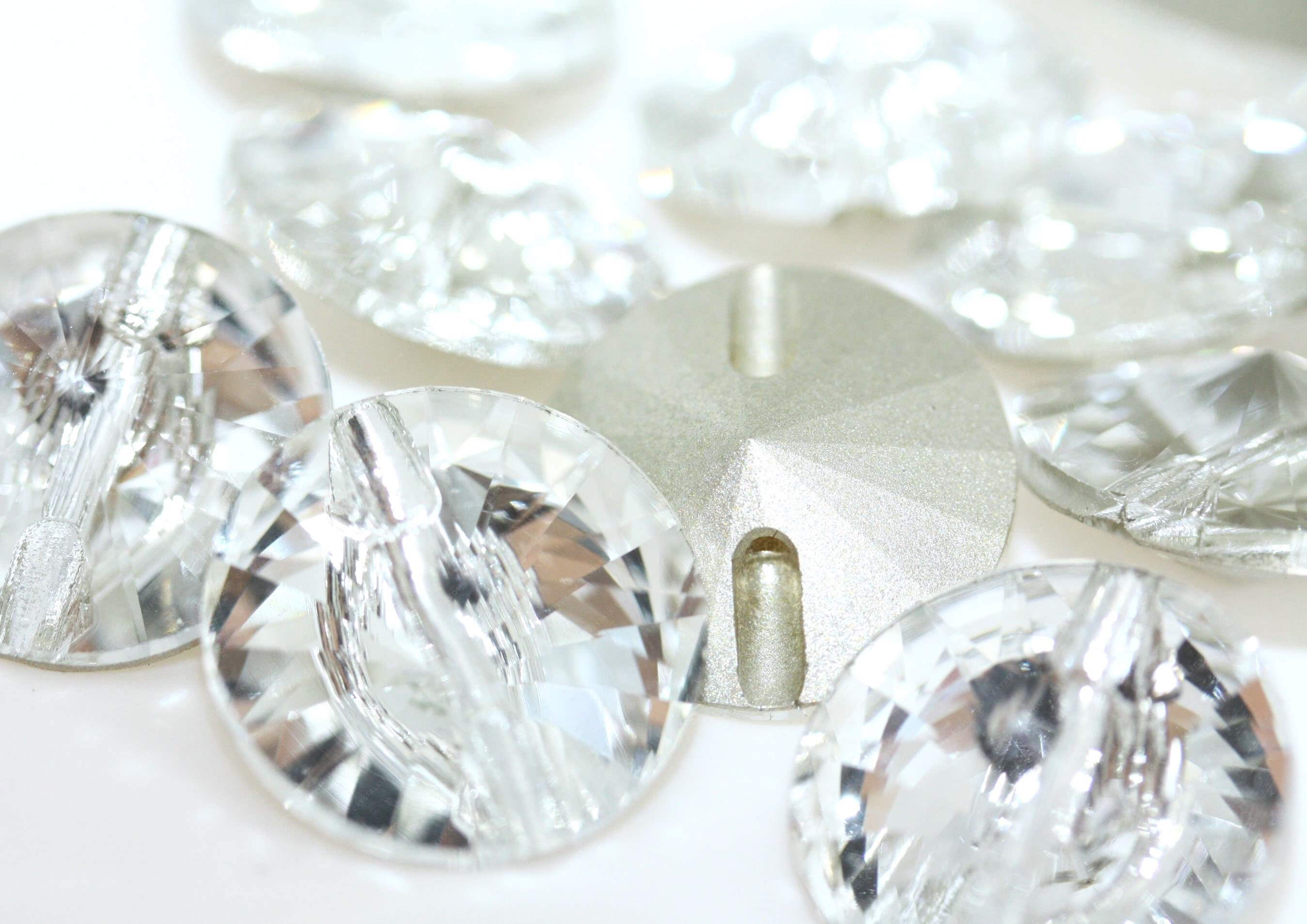 Ґудзик кришталевий De'Lux Crystal 10,12, 14,16,18, 23, 27mm