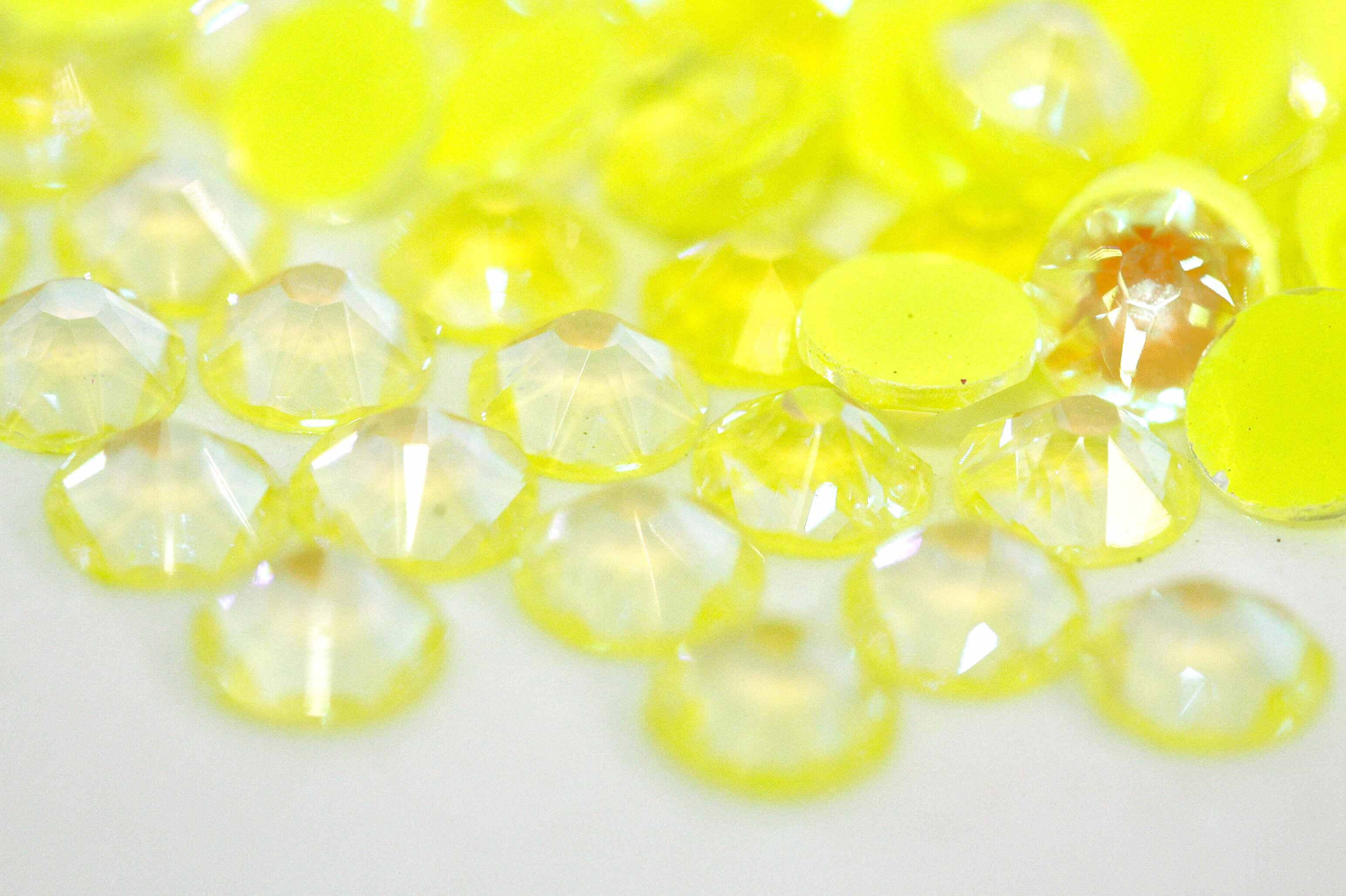 Crystalline De'Light Yellow* Xirius Rose 2088