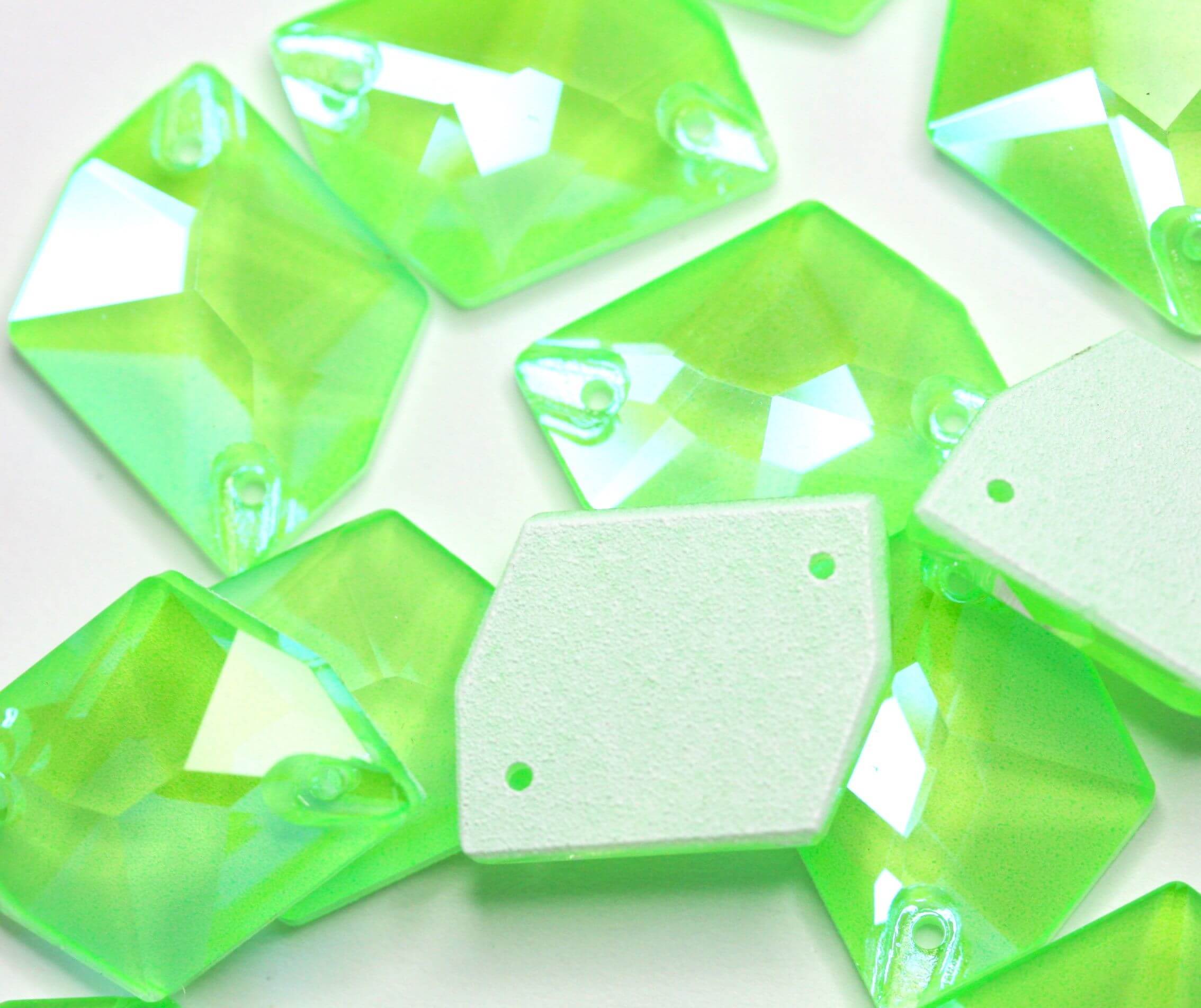 Ламаний ромб De'Light Peridot De'Lux